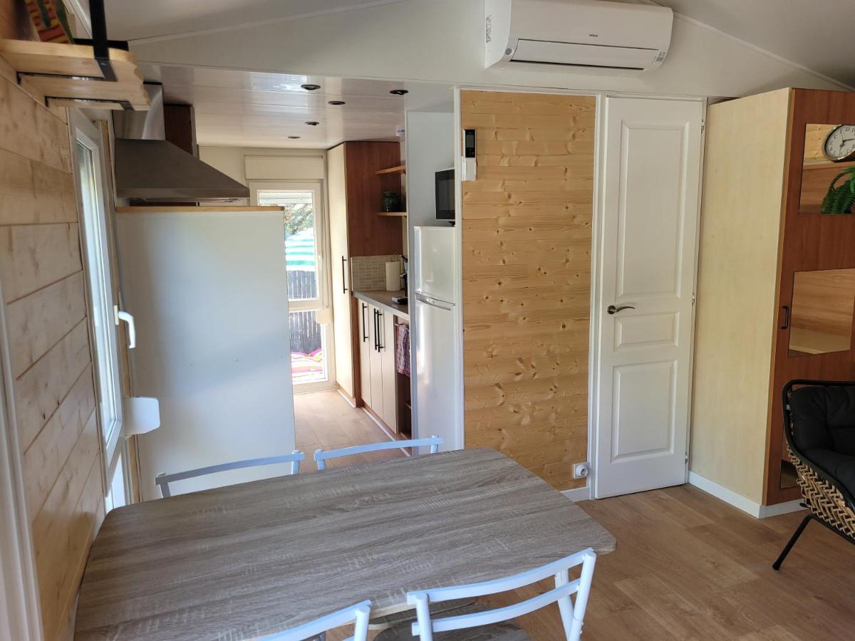Mobil Home De Patricia Et Franck A Сижан Екстериор снимка