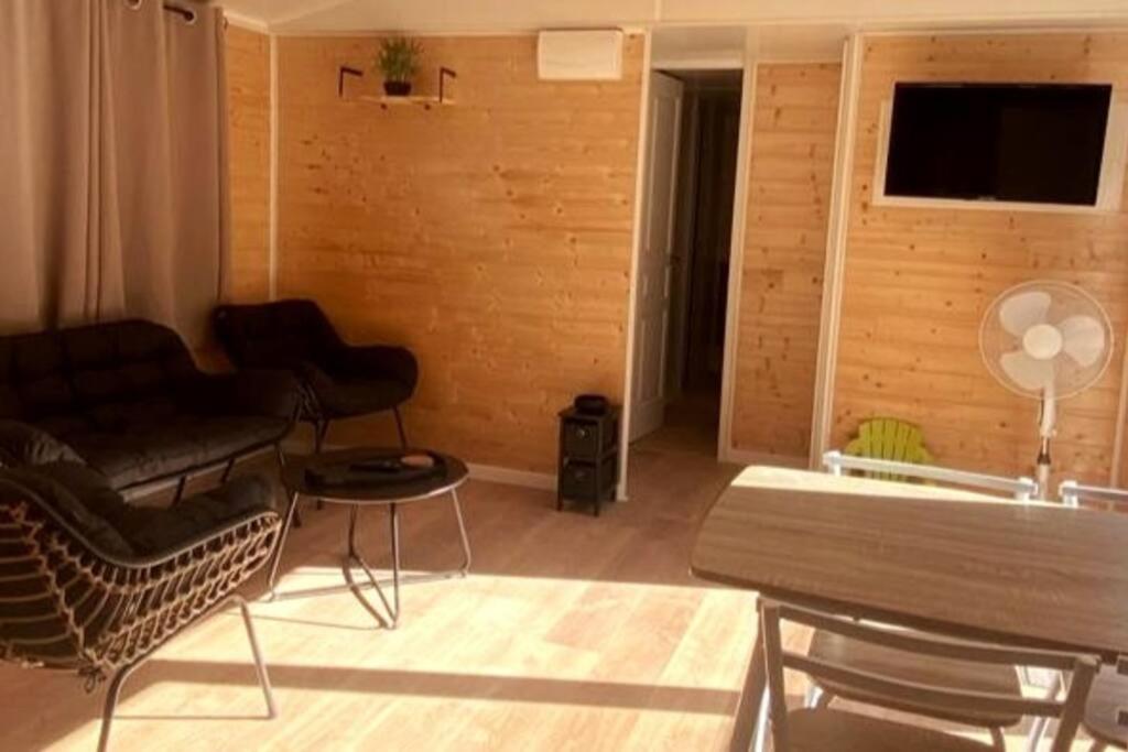 Mobil Home De Patricia Et Franck A Сижан Екстериор снимка