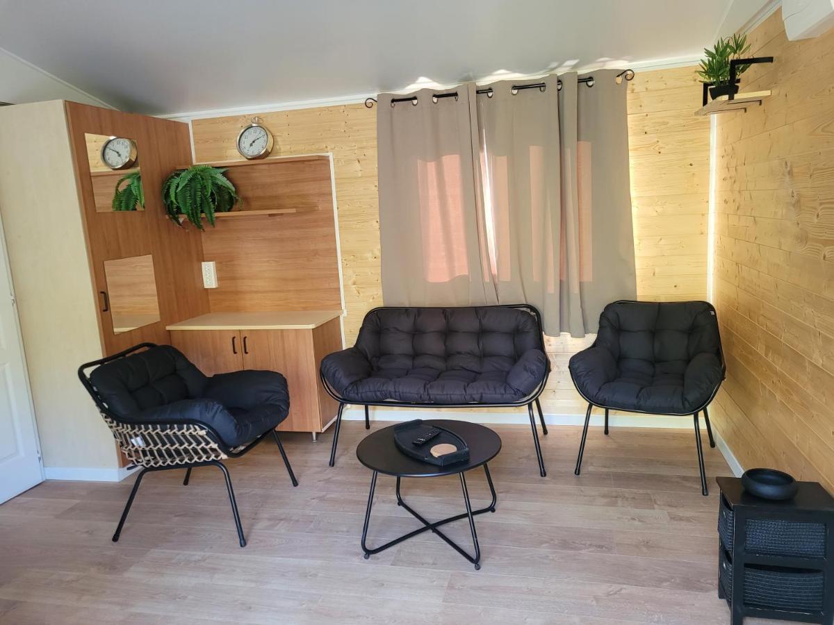 Mobil Home De Patricia Et Franck A Сижан Екстериор снимка