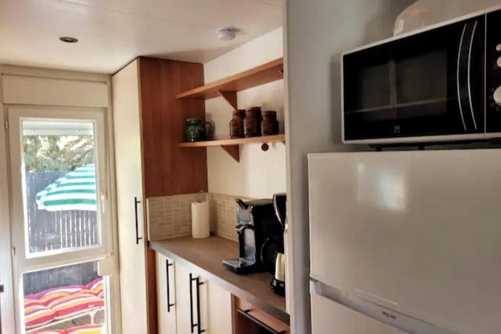 Mobil Home De Patricia Et Franck A Сижан Екстериор снимка