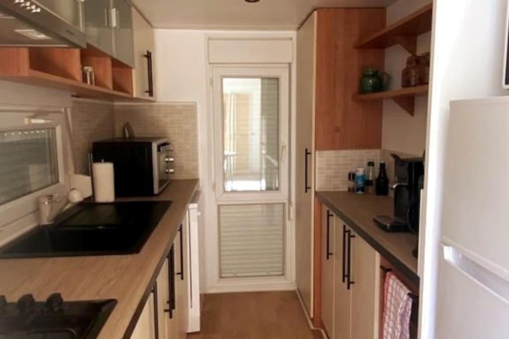 Mobil Home De Patricia Et Franck A Сижан Екстериор снимка